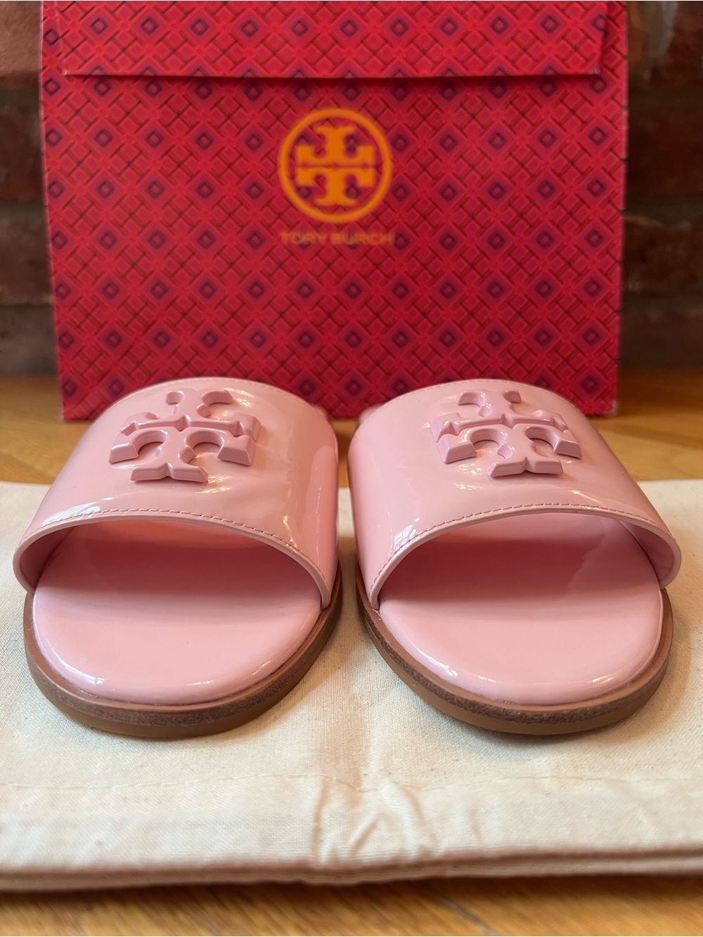Tory Burch Petunia Pink Soft Patent Leather Everly Slide Sandals - Picture 4 of 9